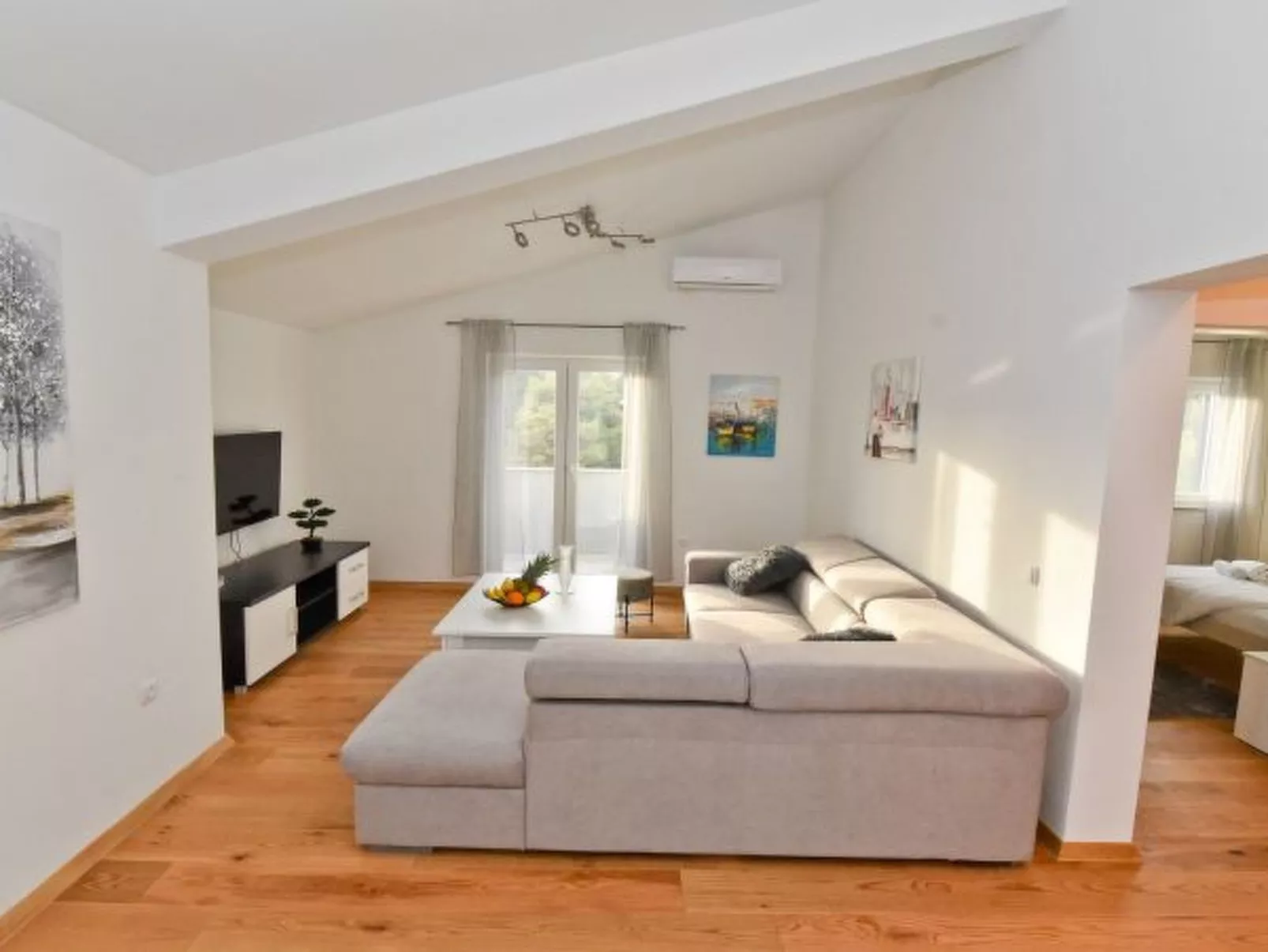 Villa Pinia with pool, Zadar