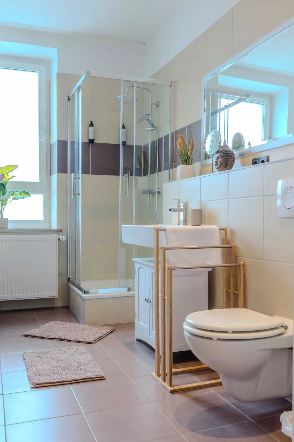 Schiller Apartment im Zentrum von Hof. Küche, Parkplatz, 250MBit Wlan