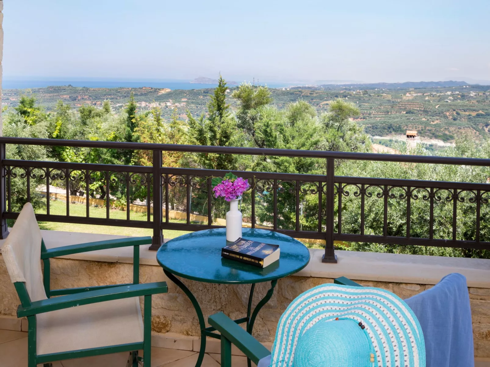 Familienvilla mit Pool, Billard und Grillplatz