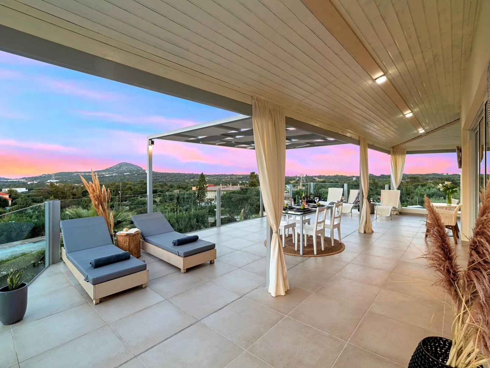 "Olive Green" mit Blick auf das Wasser