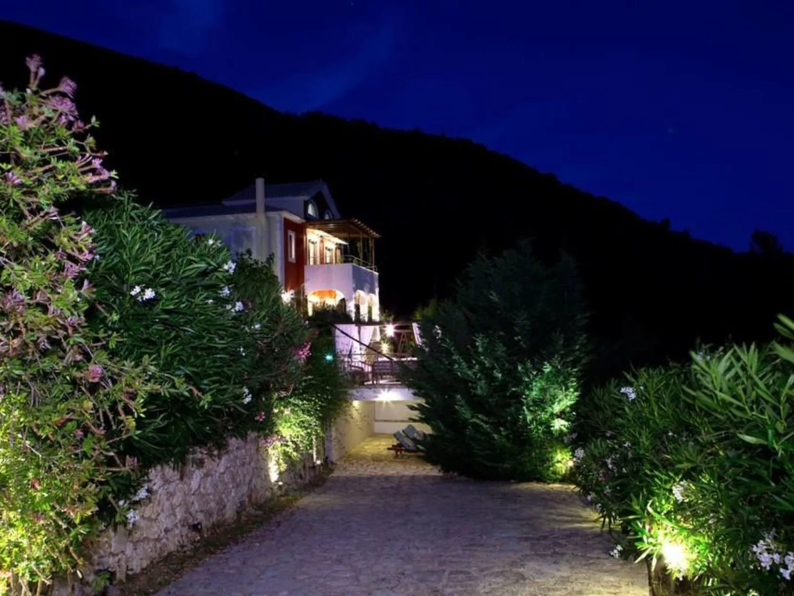 Finca "Dahlia" mit Infinity-Pool