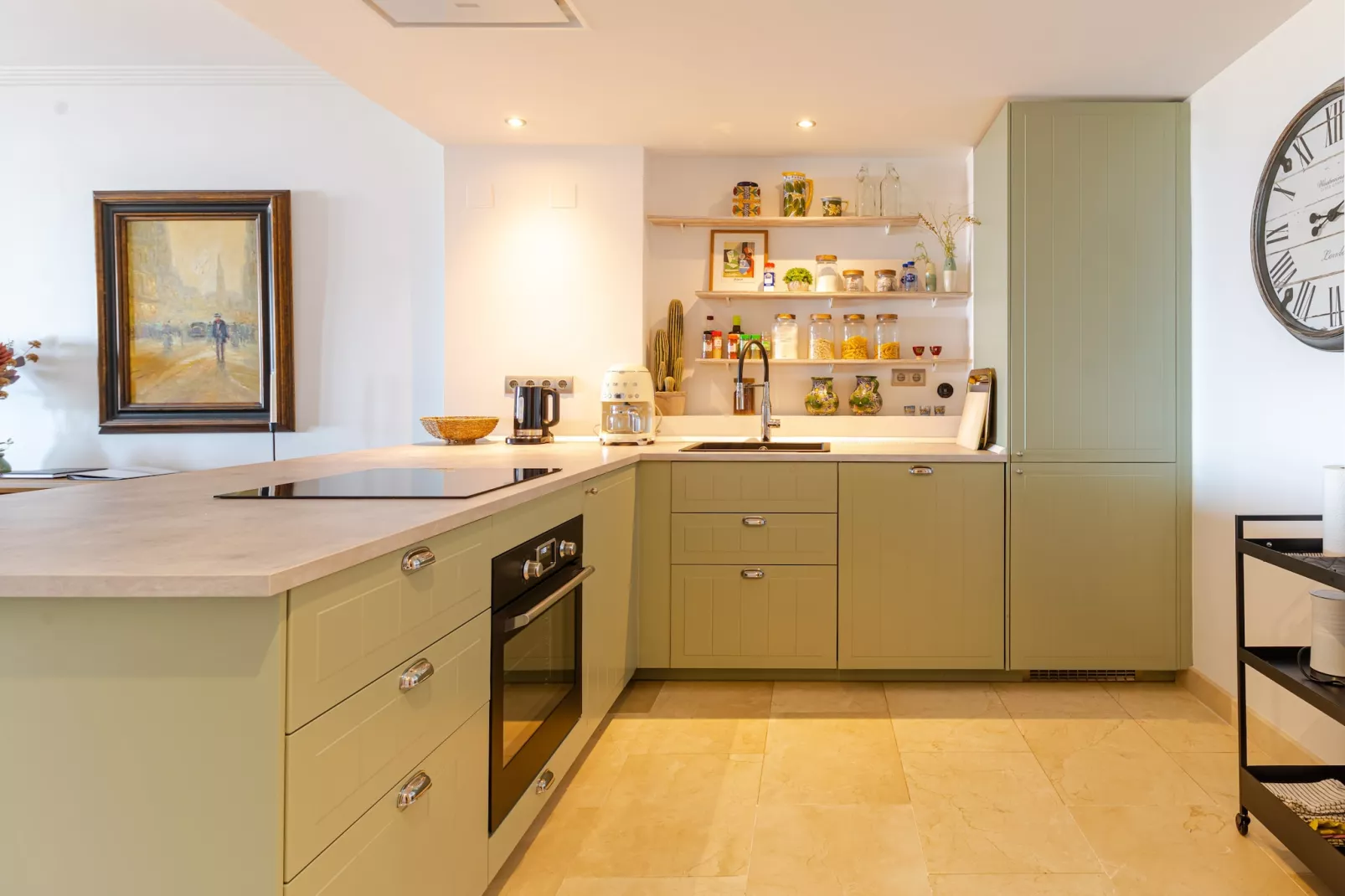 3-Bedroom Apartment with Sea & Mountain Views