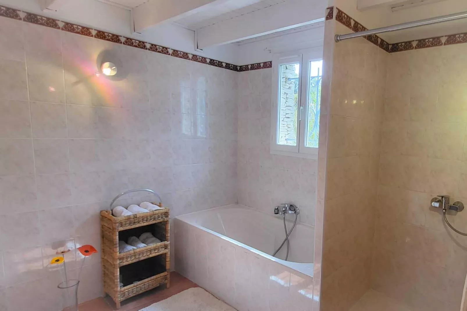 Villes sur Auzon - Badkamer