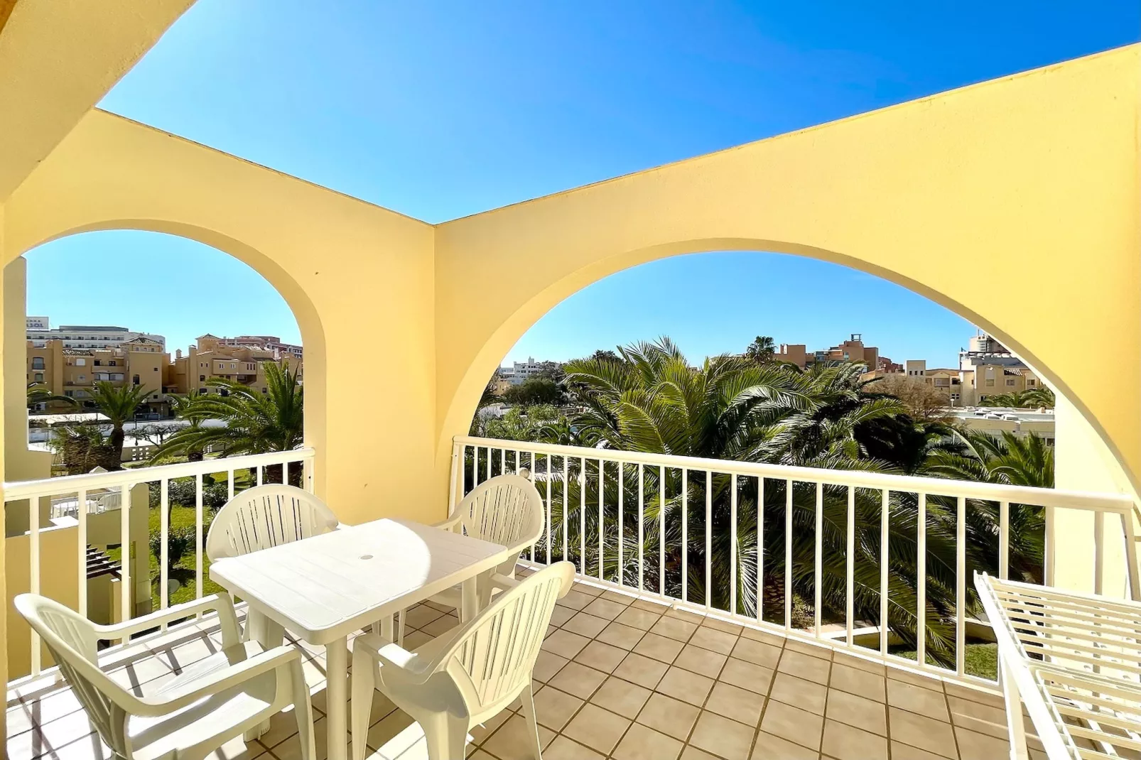 Moguima 1d - Terrasbalkon