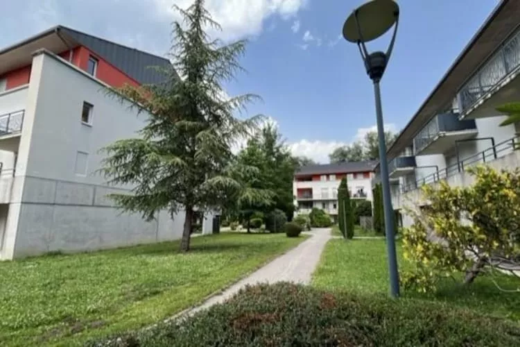 Adonis Divonne-les-Bains T2 Park side - Buitenkant zomer