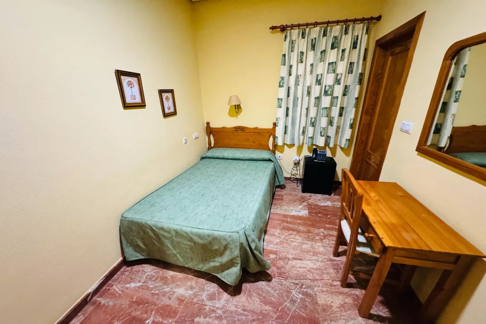 Single Room - Slaapkamer