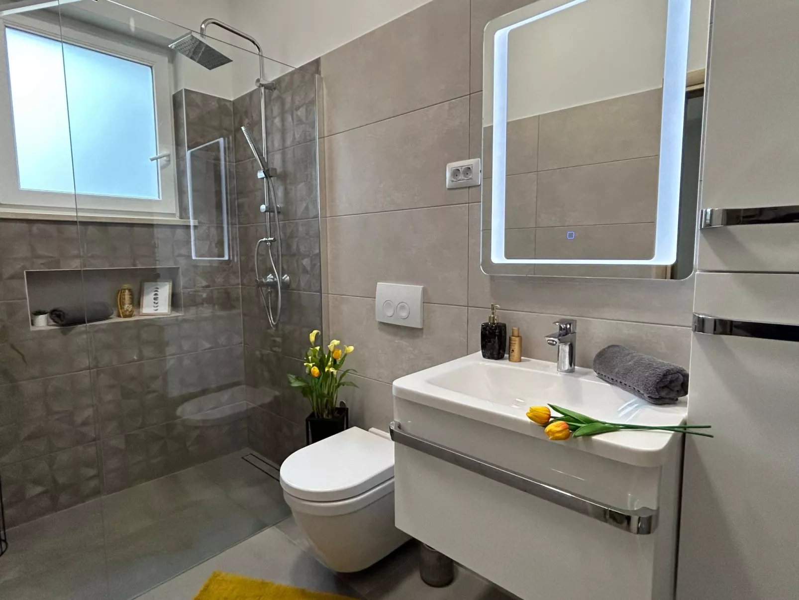 Diva mit privatem Pool - Binnen