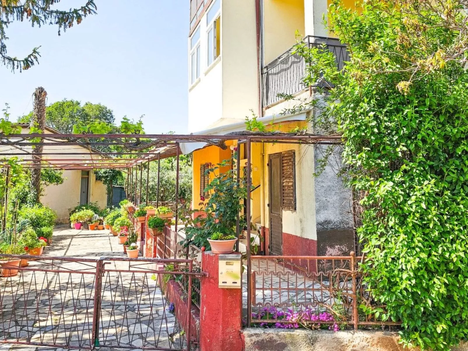 Für 4 Personen ca. 60 m&sup2; in Novigrad, Adriaküste Kroatien (Westküste von I - Buiten