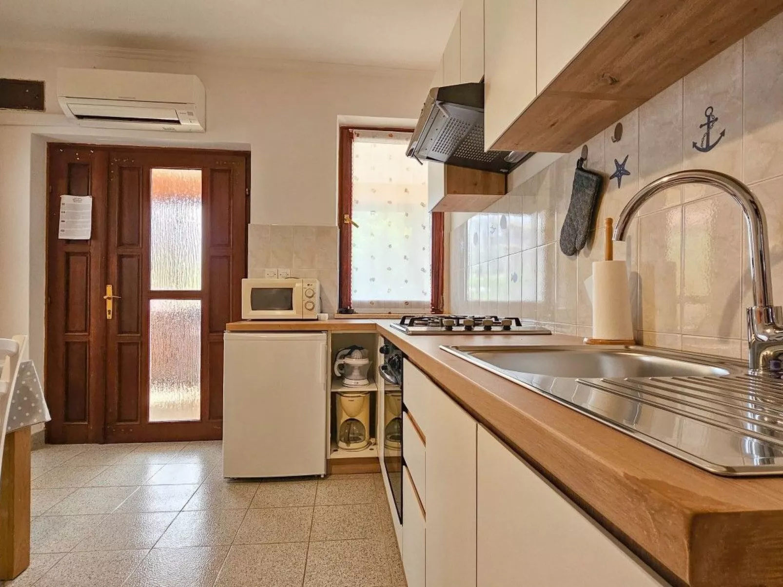 Für 2 Personen ca. 30 m&sup2; in Novigrad, Adriaküste Kroatien (Westküste von I - Image-tags.info