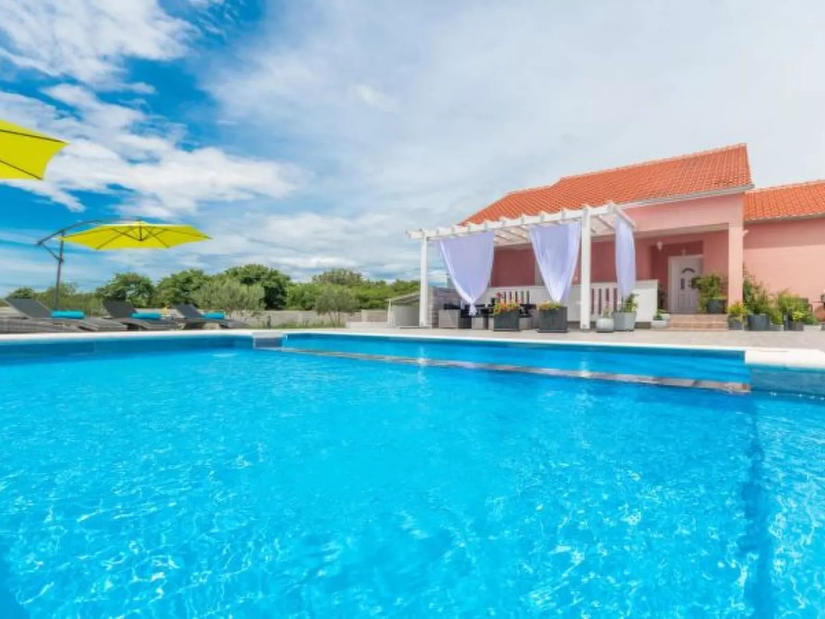 Beautiful villa Maris with pool - Image-tags.info