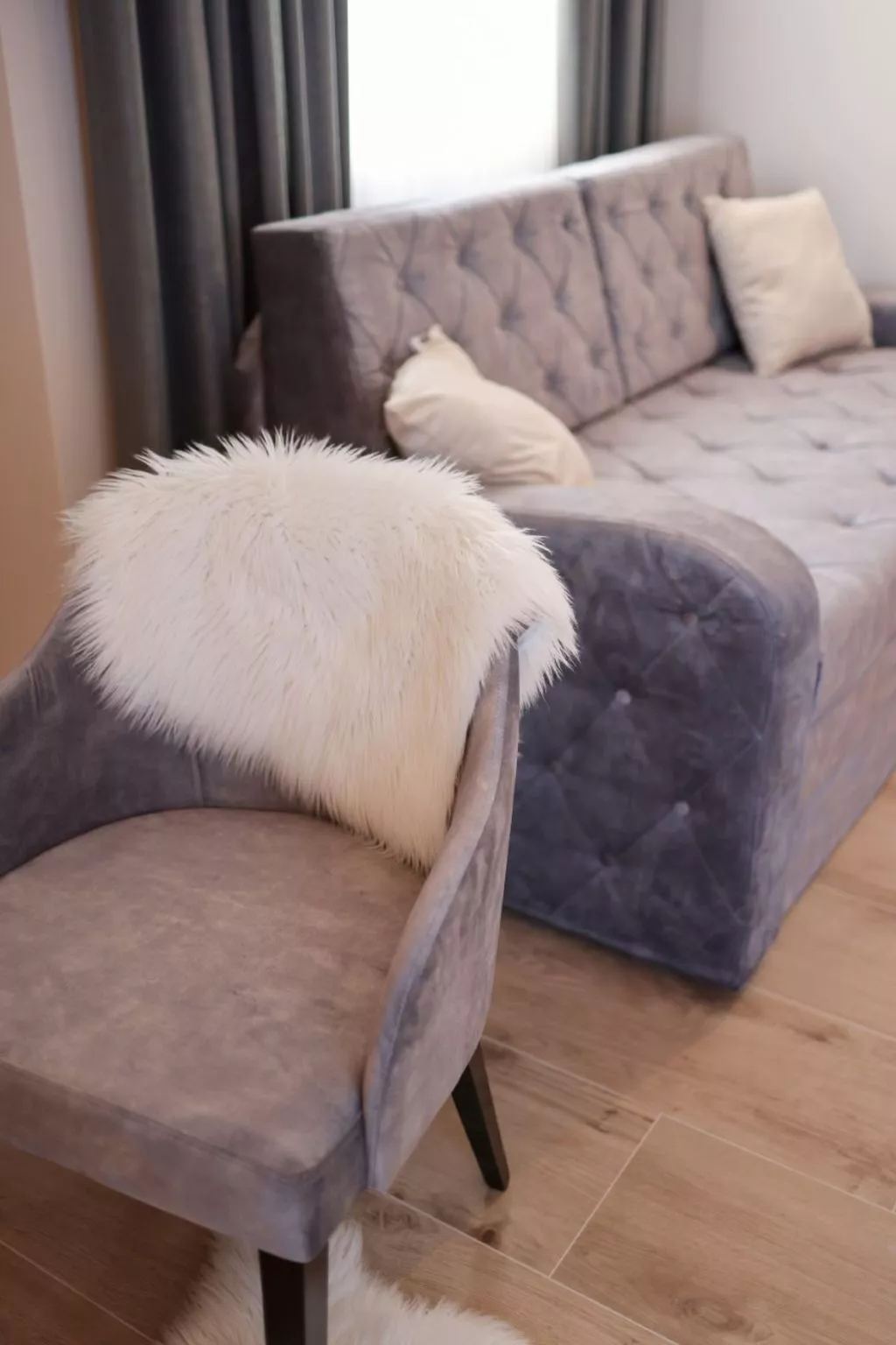 Zimmer "Graues Zimmer" mit privatem Balkon - Binnen