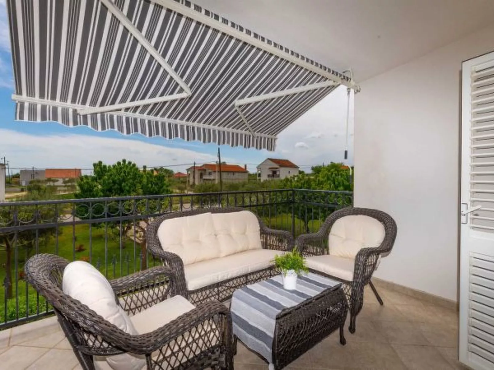 Luxury Villa Maria with large pool - Image-tags.info