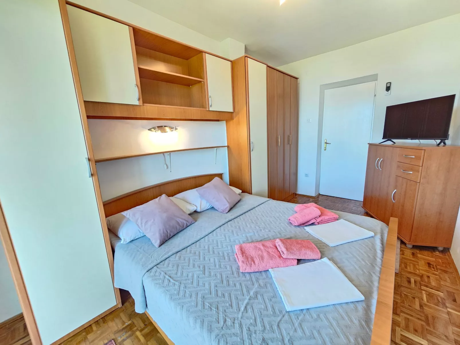 Zimmer für 2 Personen ohne Küche - Binnen