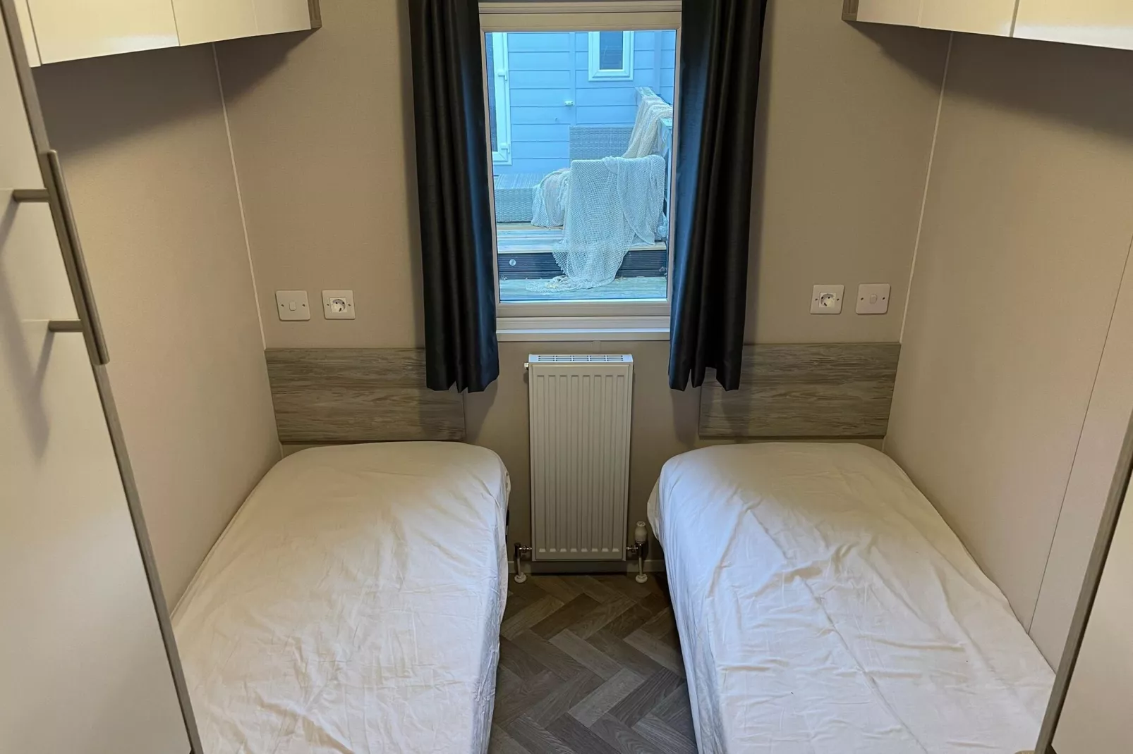 Recreatiepark Wiringherlant - Wiringher Chalet 71-Slaapkamer