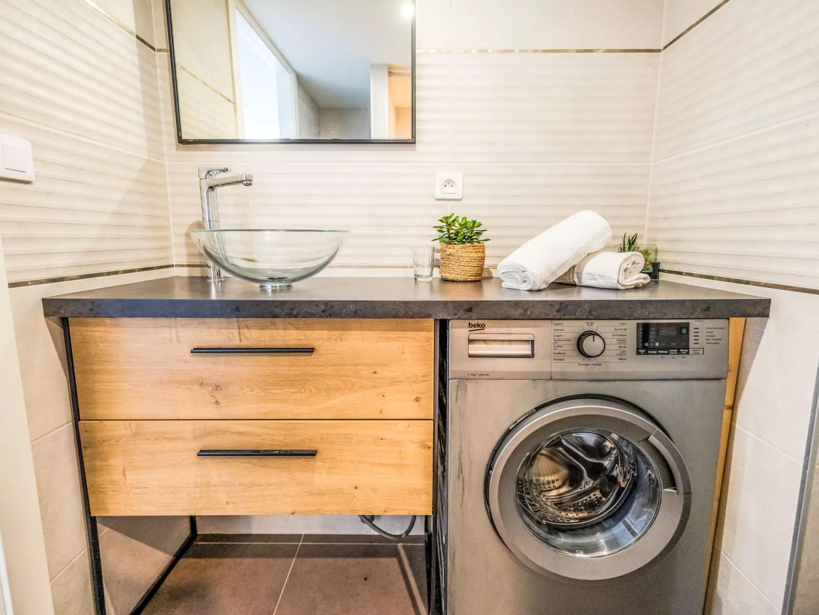 J6 174 L'Esquinade - Binnen