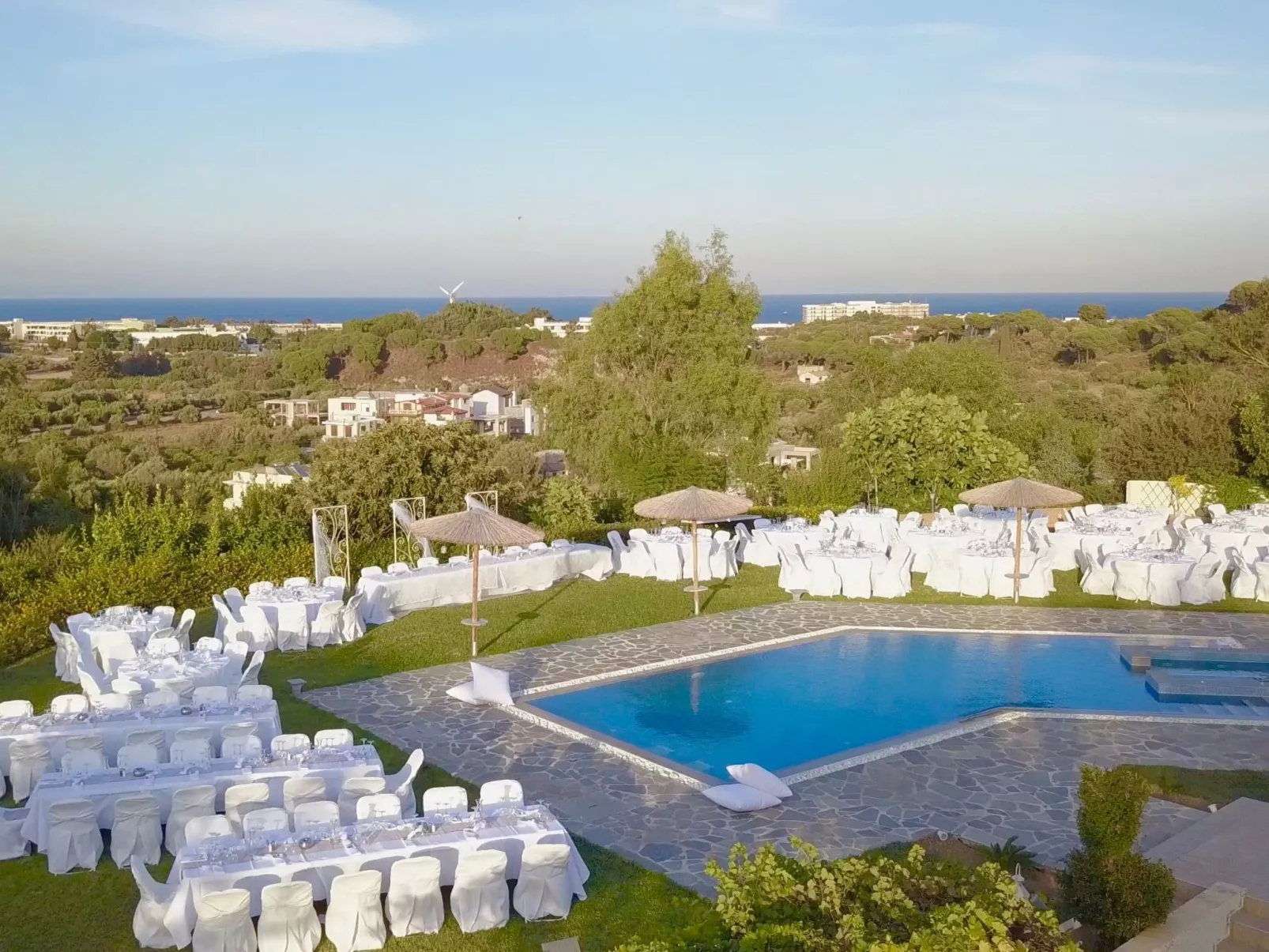 Luxuriöse, geräumige, private Villa mit sechs Schlafzimmern - Binnen