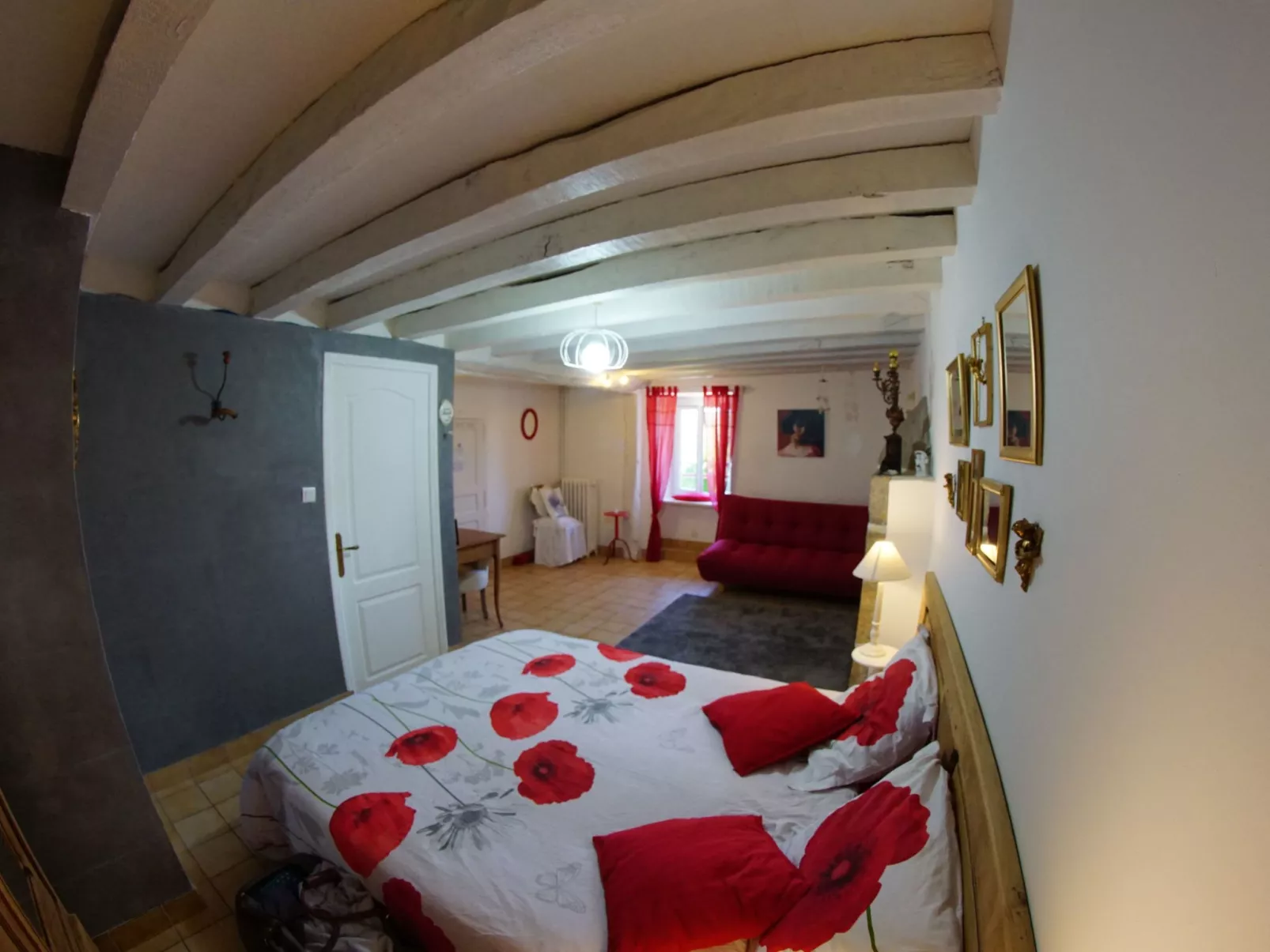 Zimmer Aux Anges - Binnen