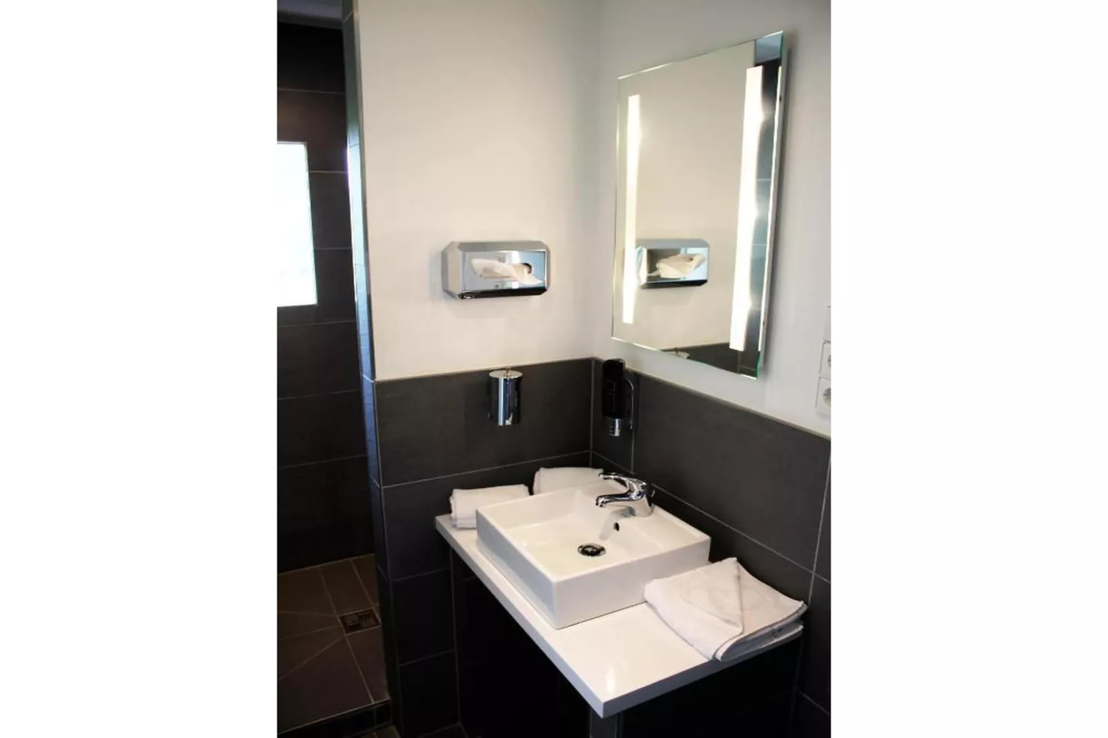 Double Room - Badkamer