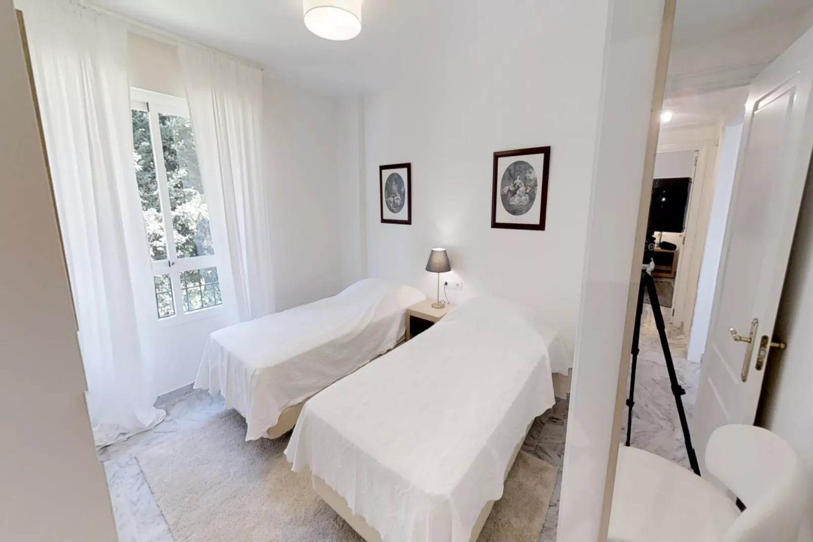 Modern Gated Apartment near Beach & Puerto Banus - Slaapkamer