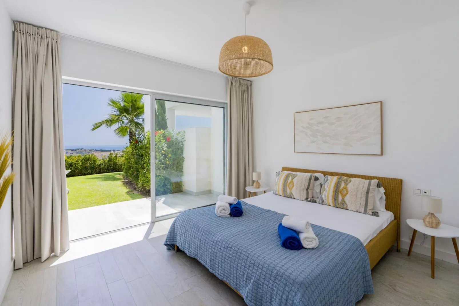 Stylish 3-Bed Apartment | Alcazaba Lagoon (1204) - Slaapkamer