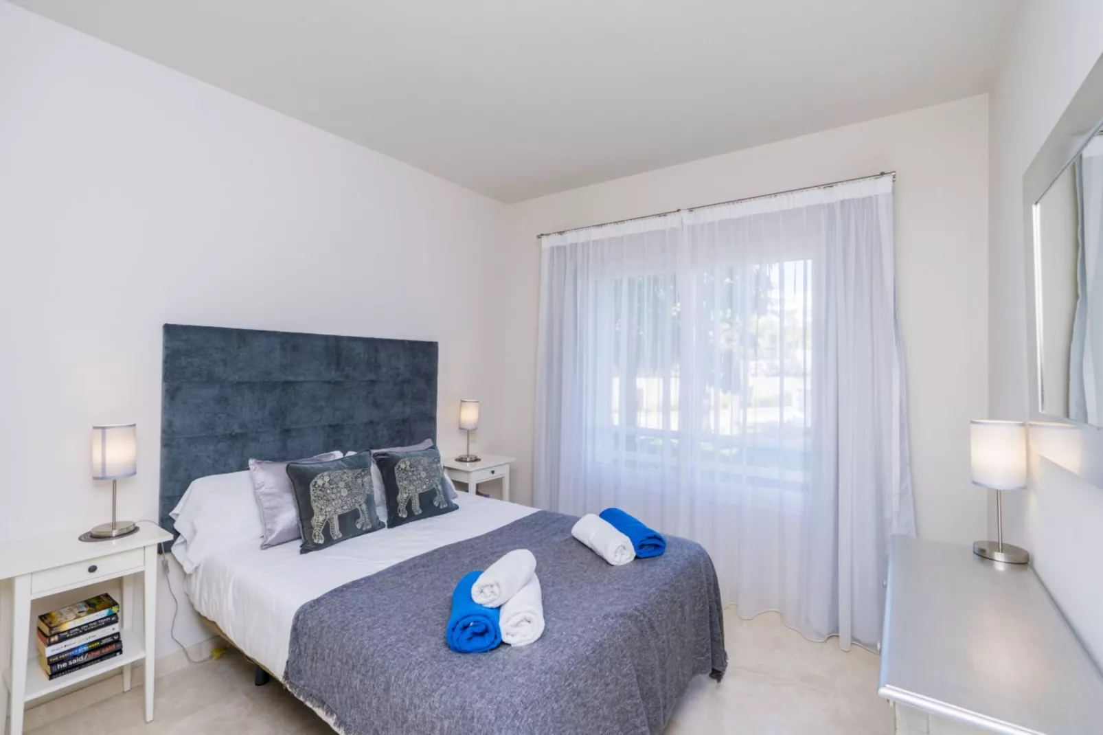 Modern 2-Bedroom Apartment - Alcazaba Lagoon (411) - Slaapkamer