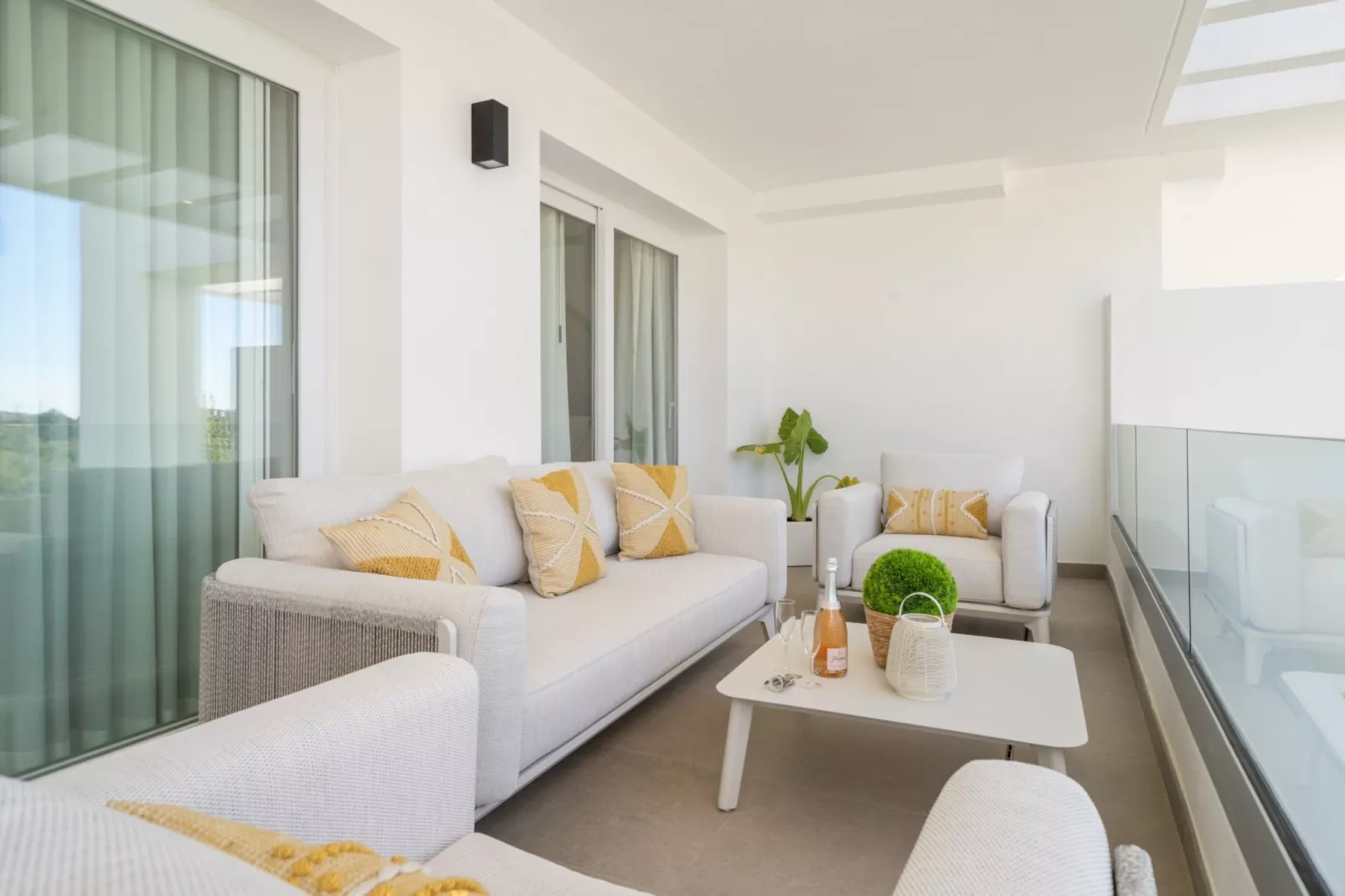 Stylish 2-Bed Apartment - ALCAZABA LAGOON (2115) - Terrasbalkon