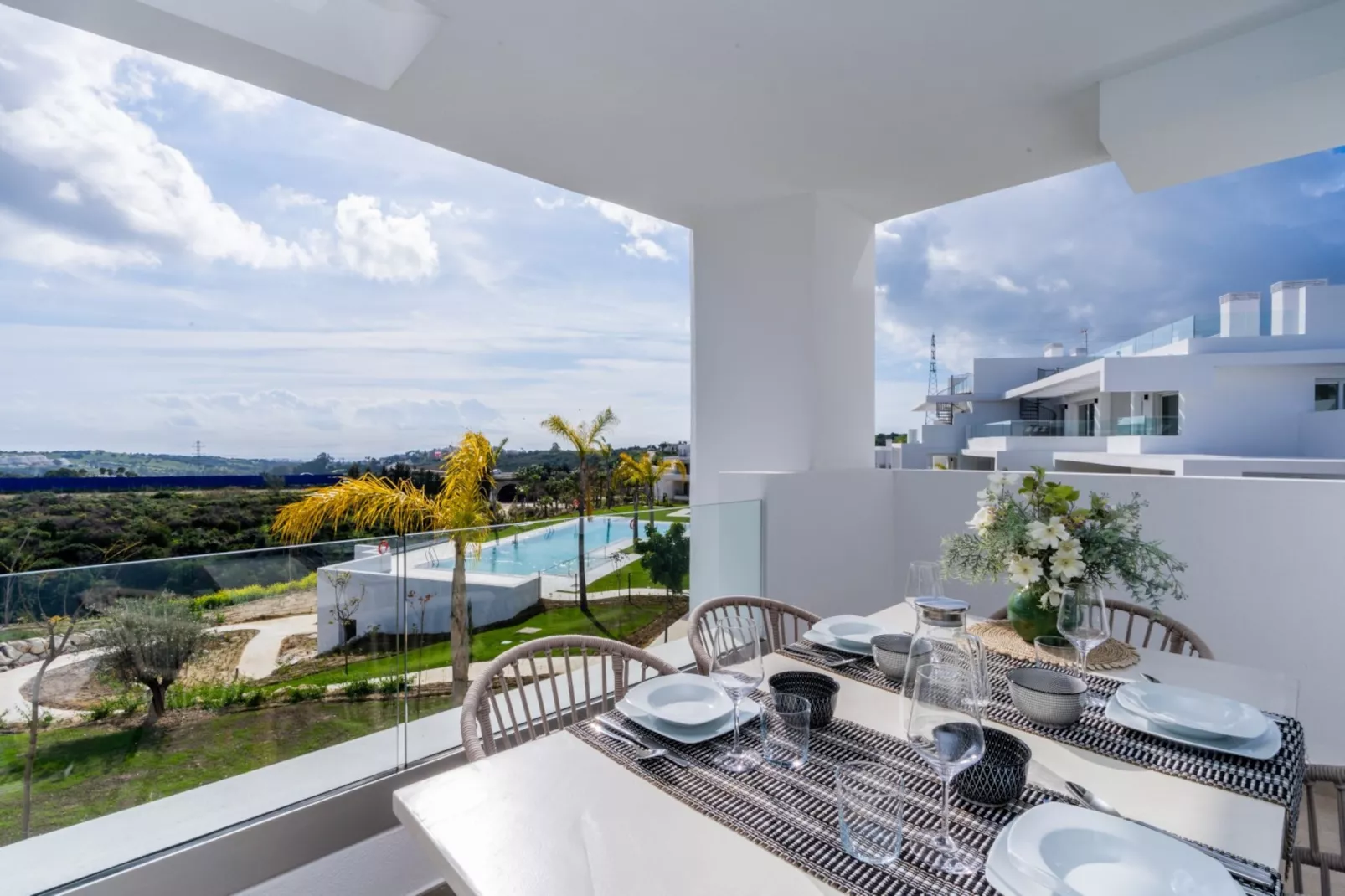 AL4-1916 ESTEPONA - APARTMENT - ALCAZABA LAGOON - Terrasbalkon