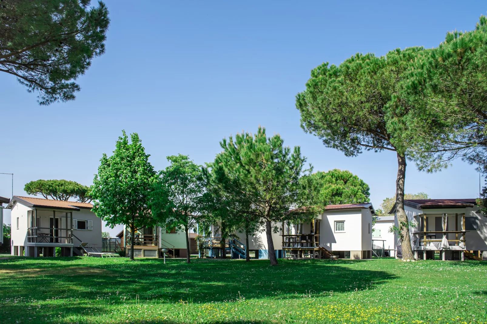 Village Marina di Cortellazzo Lido di Jesolo Pineta Bungalow - Buitenkant zomer