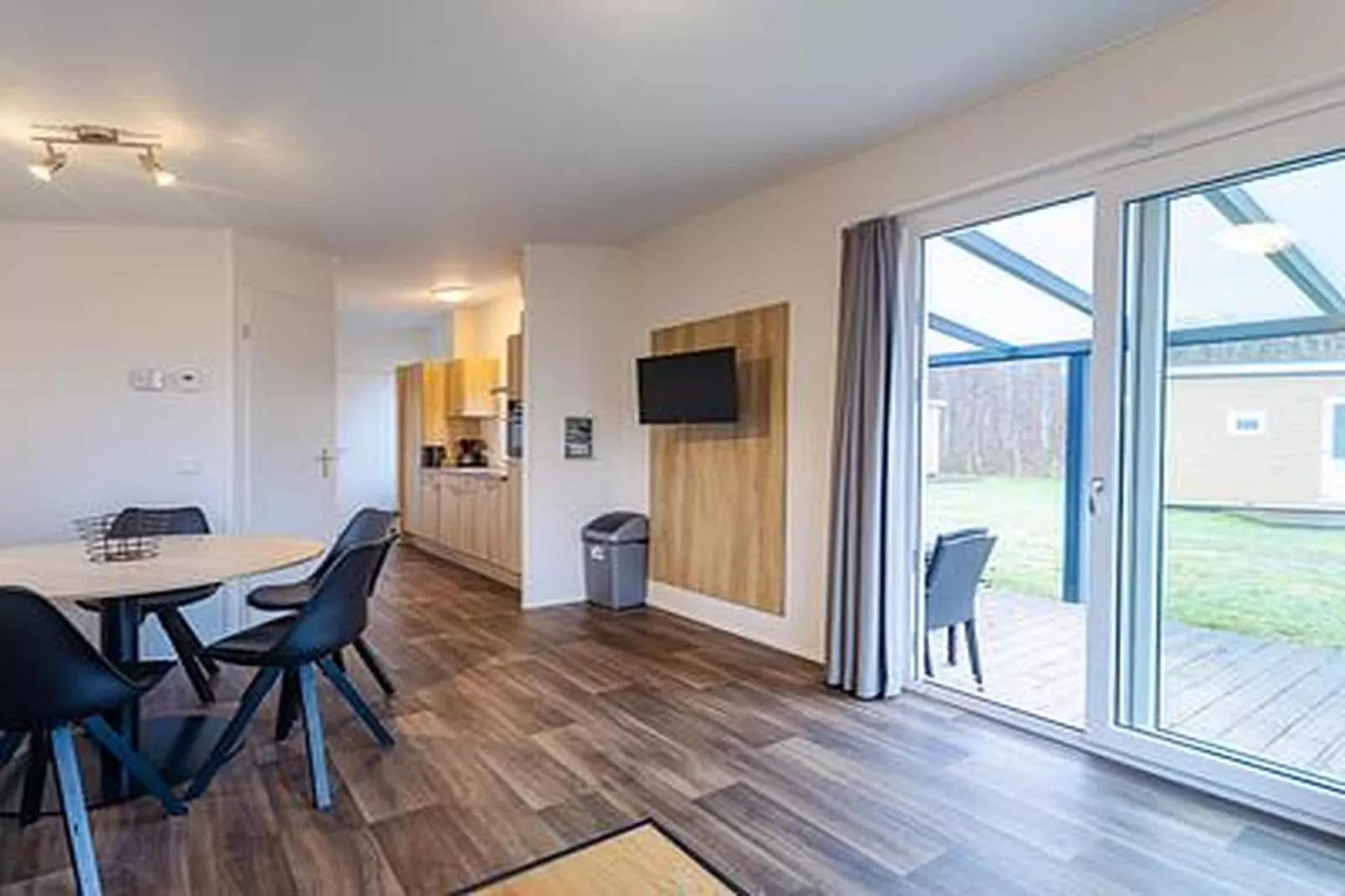 Duinhoeve Chalet Zeeland (huisdier toegestaan) - Eetkamer