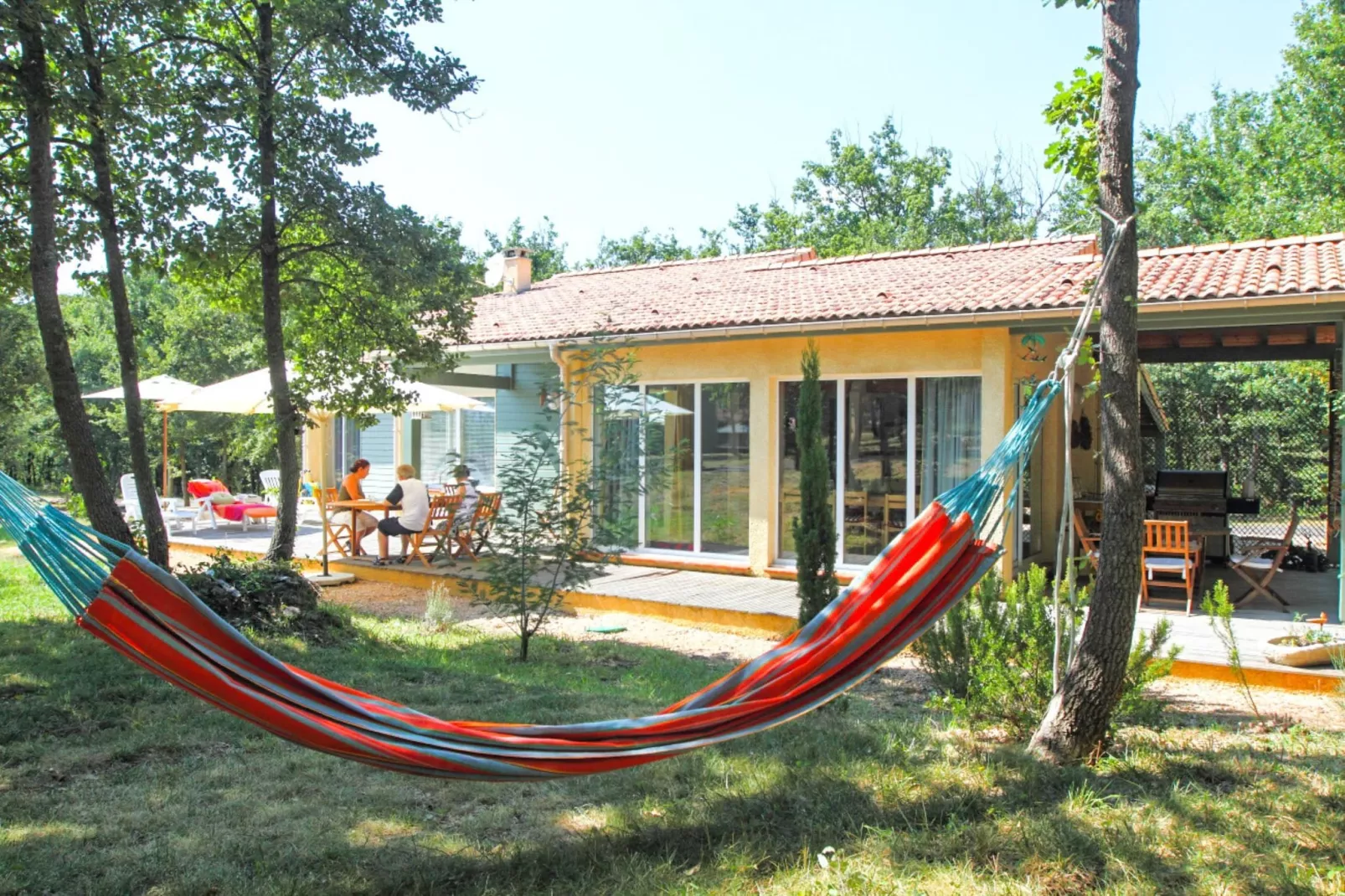 L'Espinet 4 - Buitenkant zomer