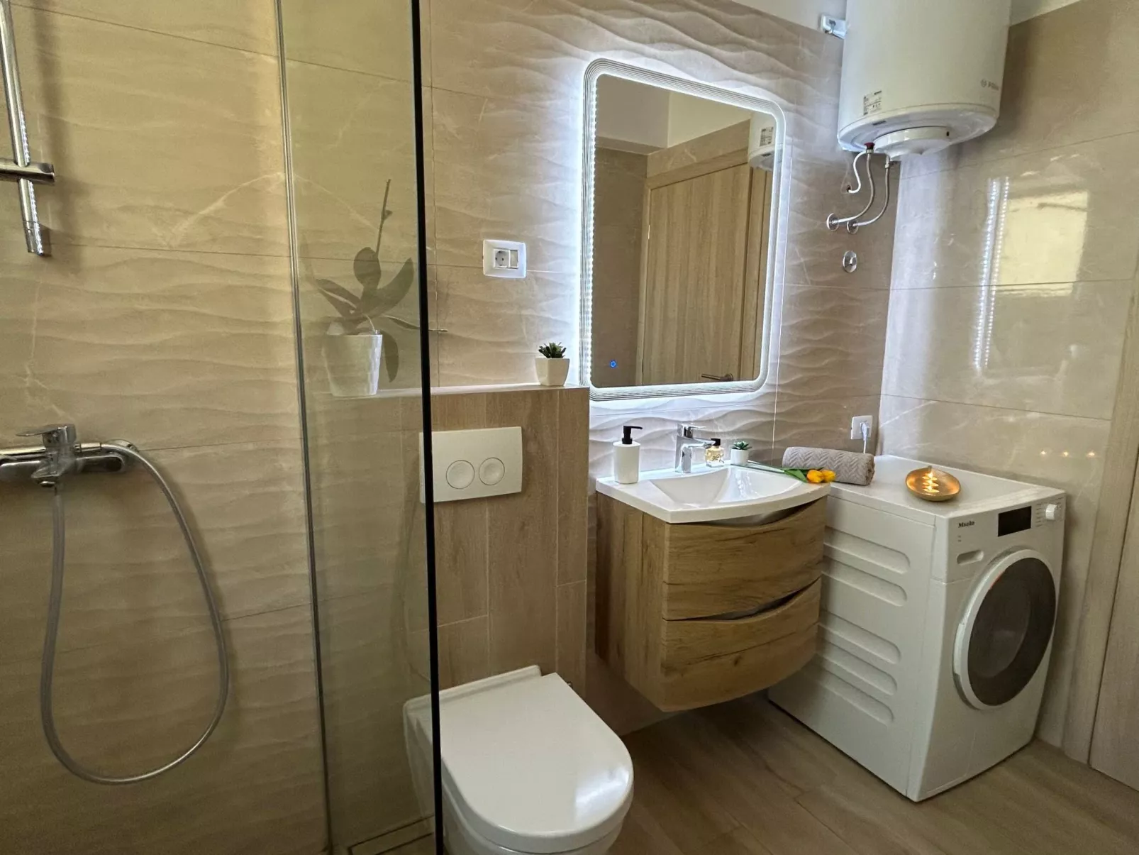 Diva mit privatem Pool - Binnen