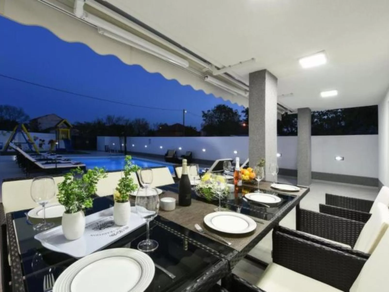 Villa Mare with heated pool and gym - Image-tags.info