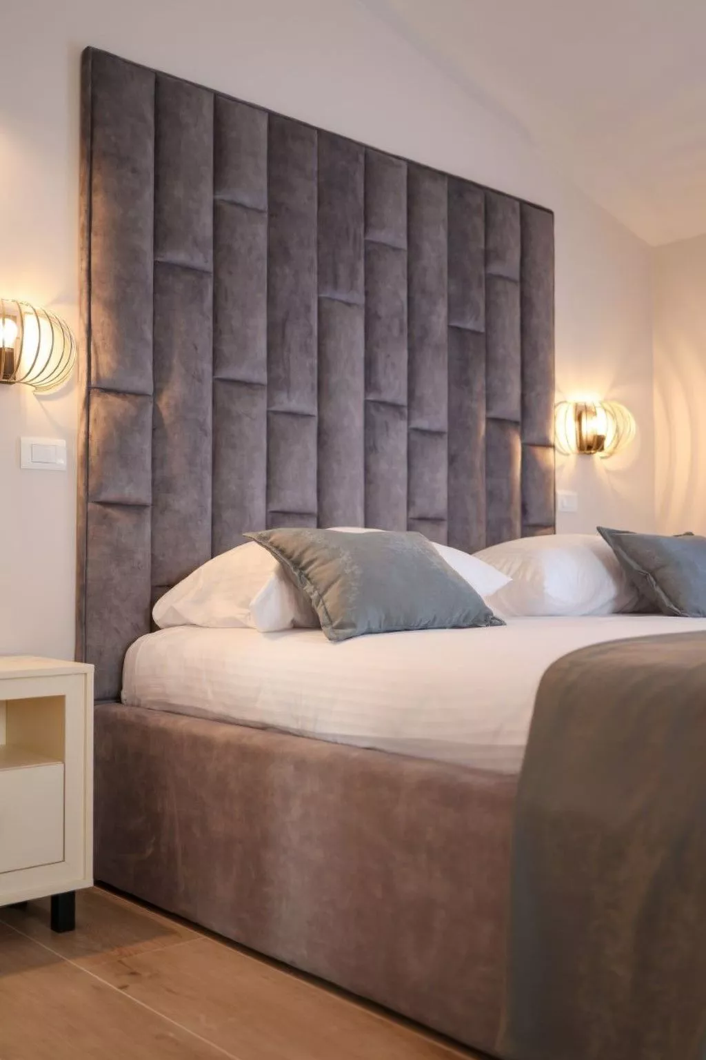 Zimmer "Graues Zimmer" mit privatem Balkon - Binnen