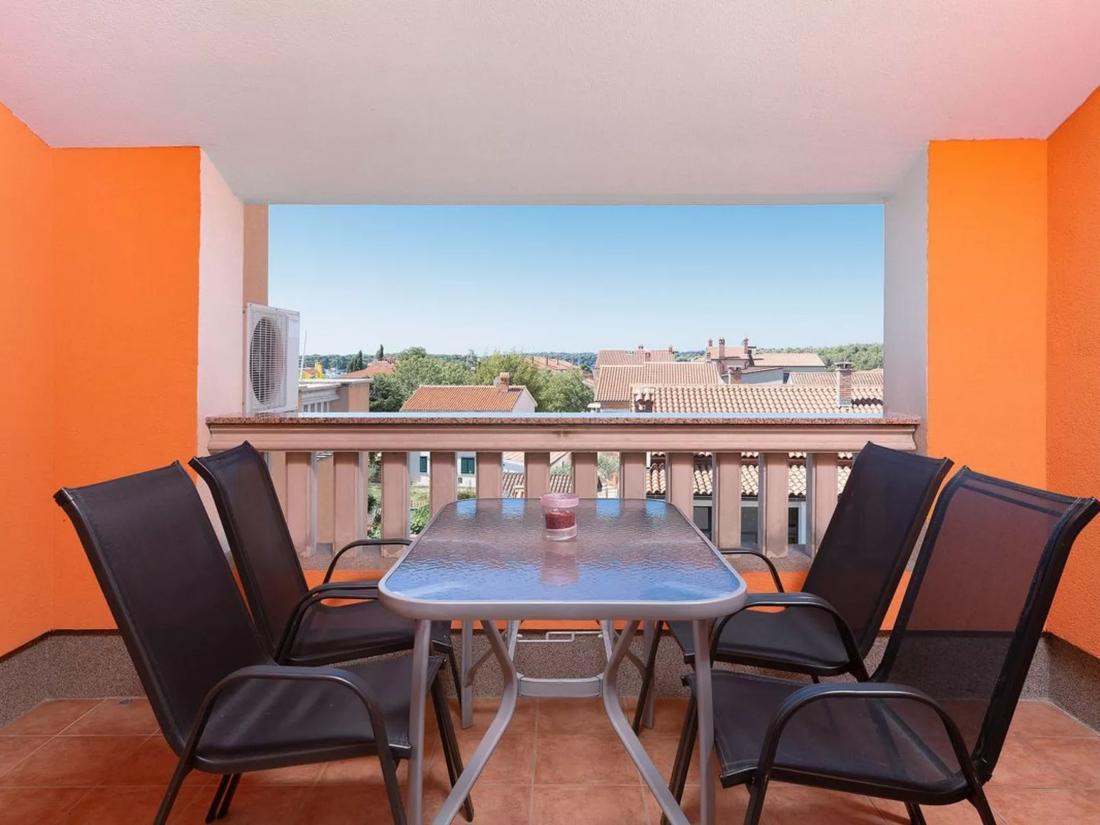 Ferienzimmer mit Terrasse - Buiten