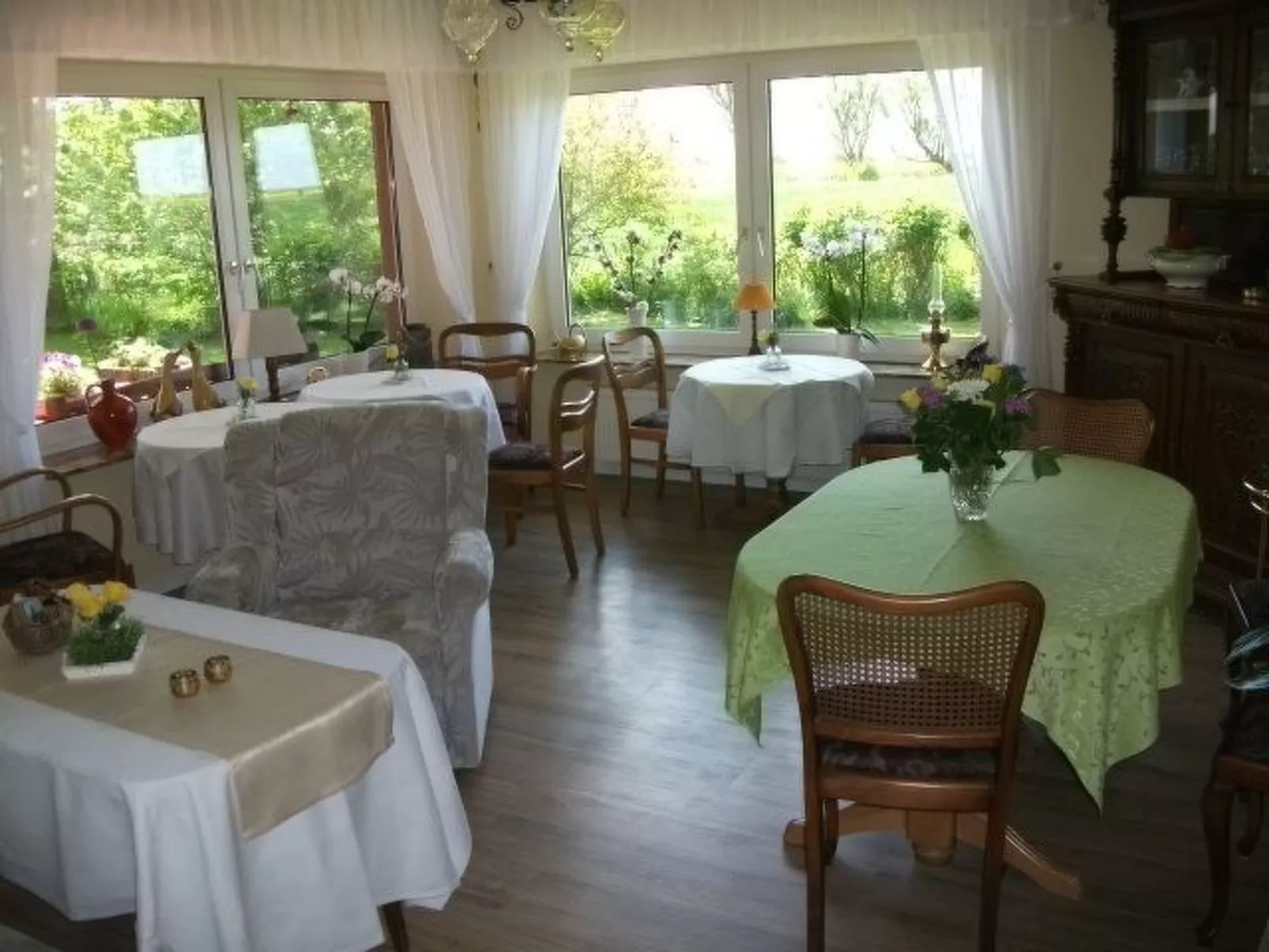 Gästezimmer mit Frühstück im Obergeschoss - Binnen