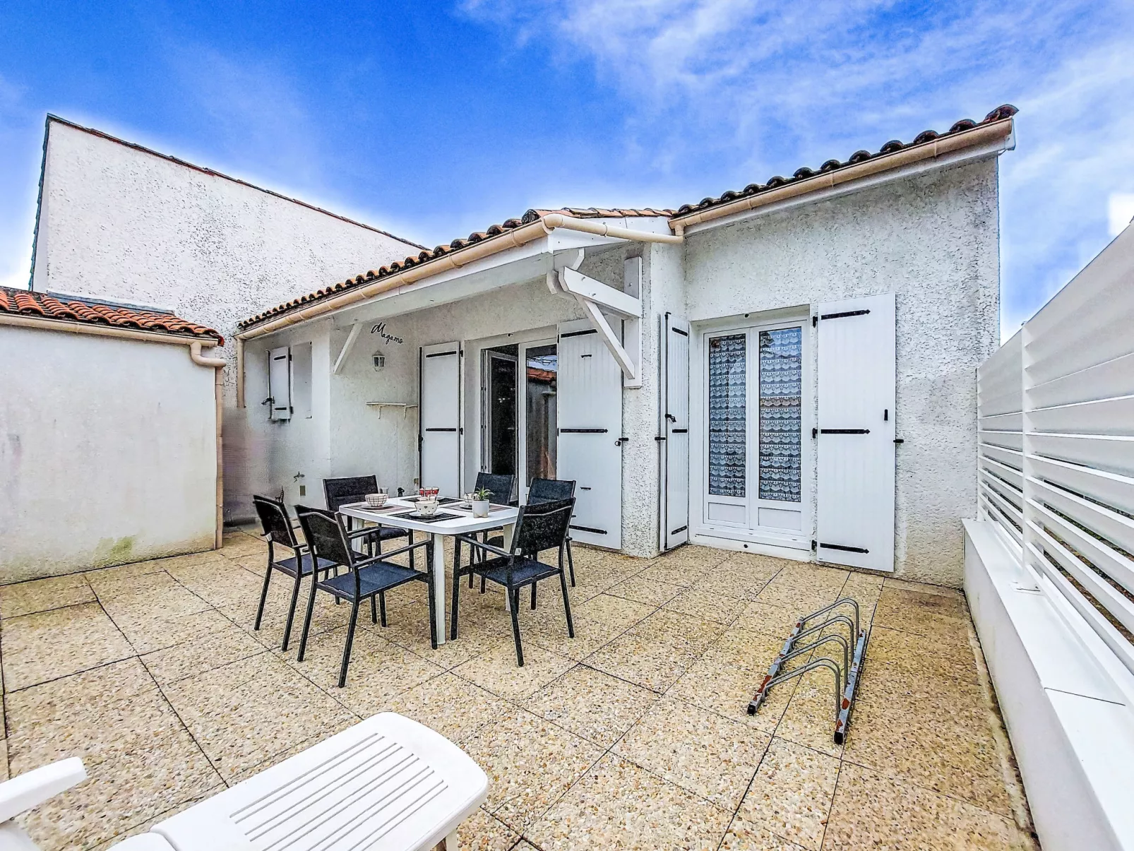 Les Palmyriennes - Buiten