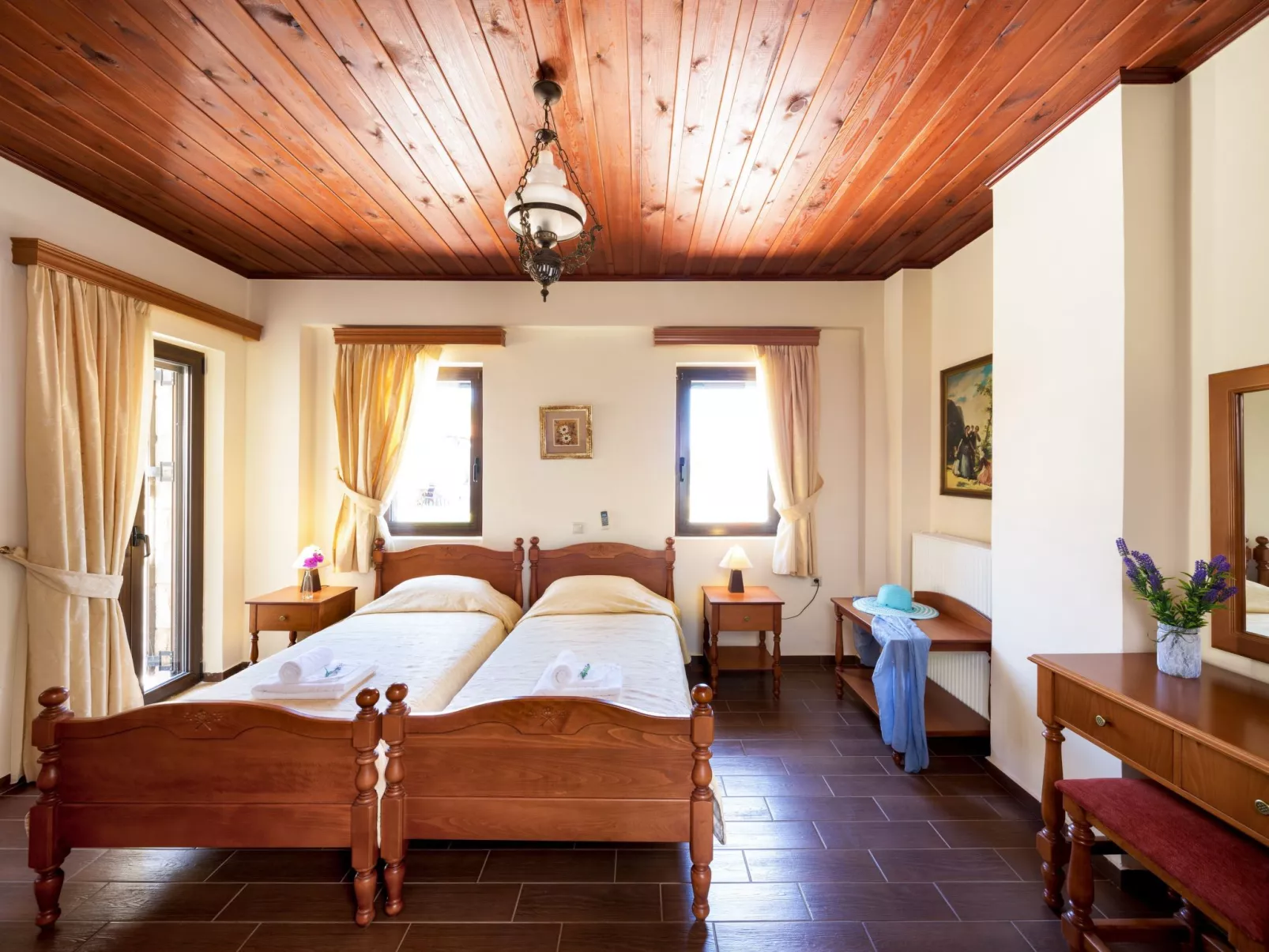 Familienvilla mit privatem Pool und Kinderbereich - Binnen