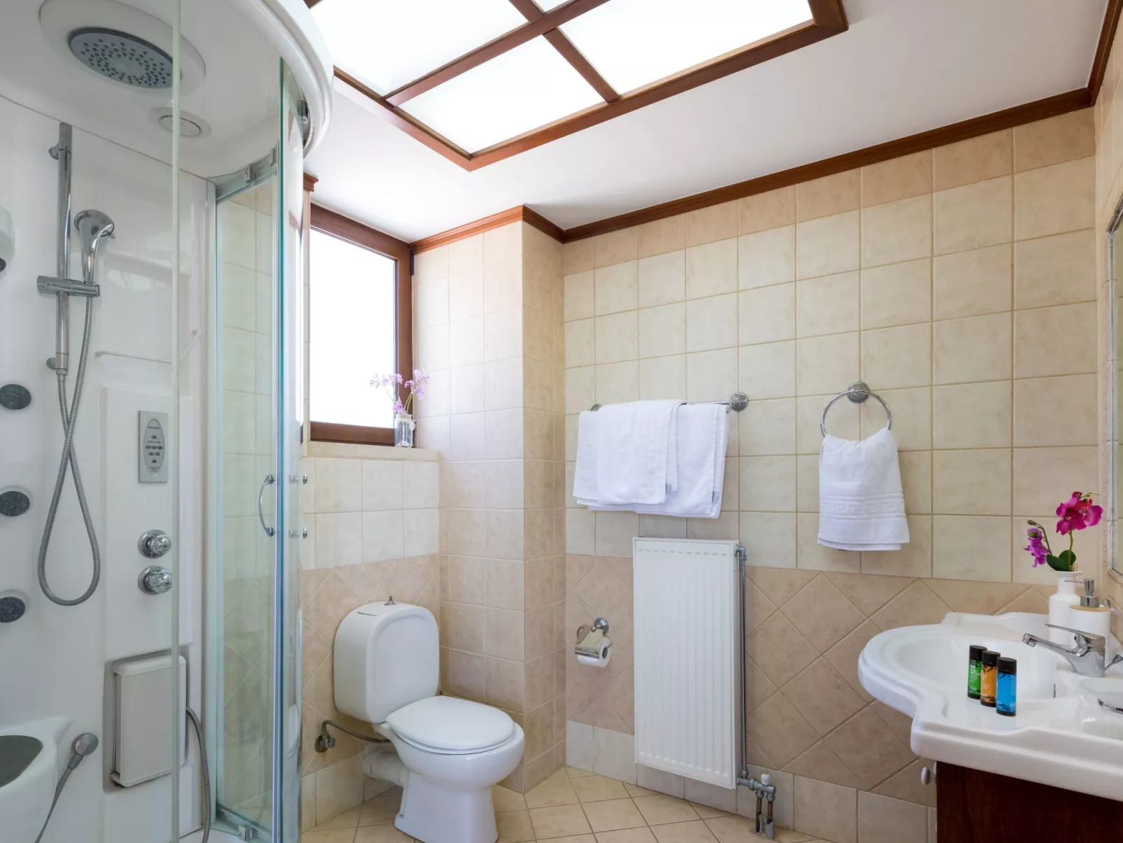 Familienvilla mit Pool, Billard und Grillplatz - Binnen