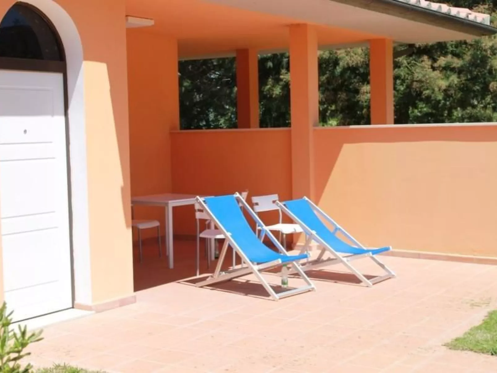 Unterkunft in einer Residenz, in der Nähe des Meeres, Schwimmbad - Buiten