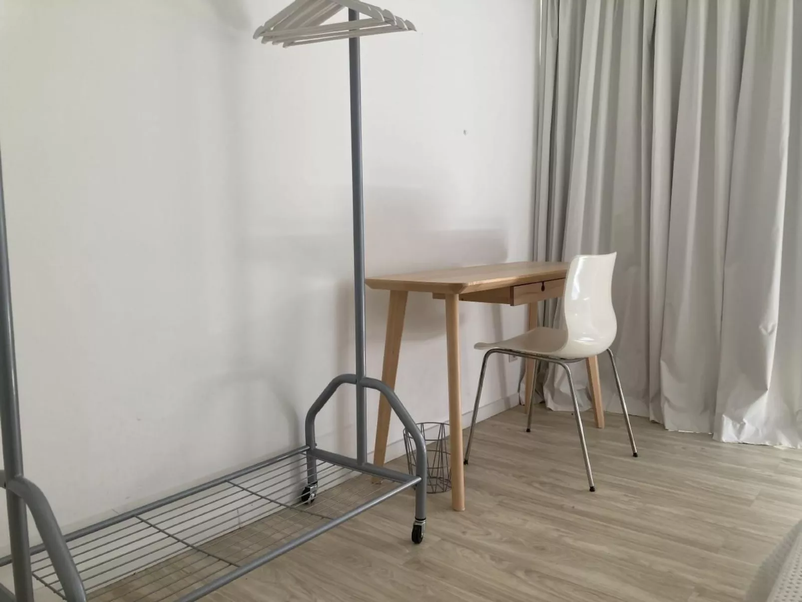 Modernes helles Zimmer im Loft am See - Binnen