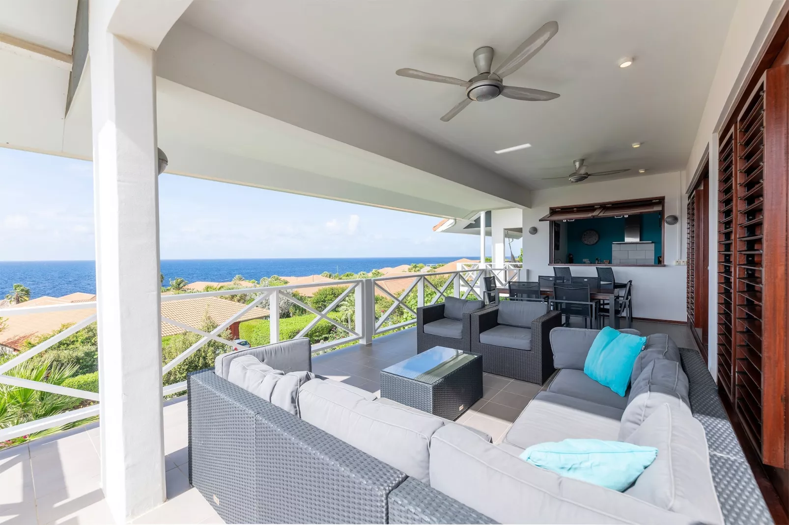 Rise and Shine Boca Gentil - Terrasbalkon