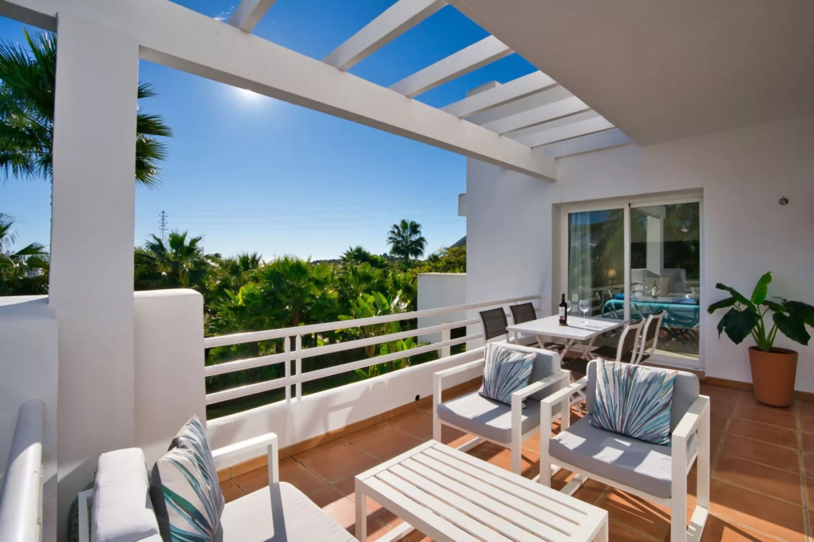 Modern 2-Bedroom Apartment - Alcazaba Lagoon (411) - Terrasbalkon