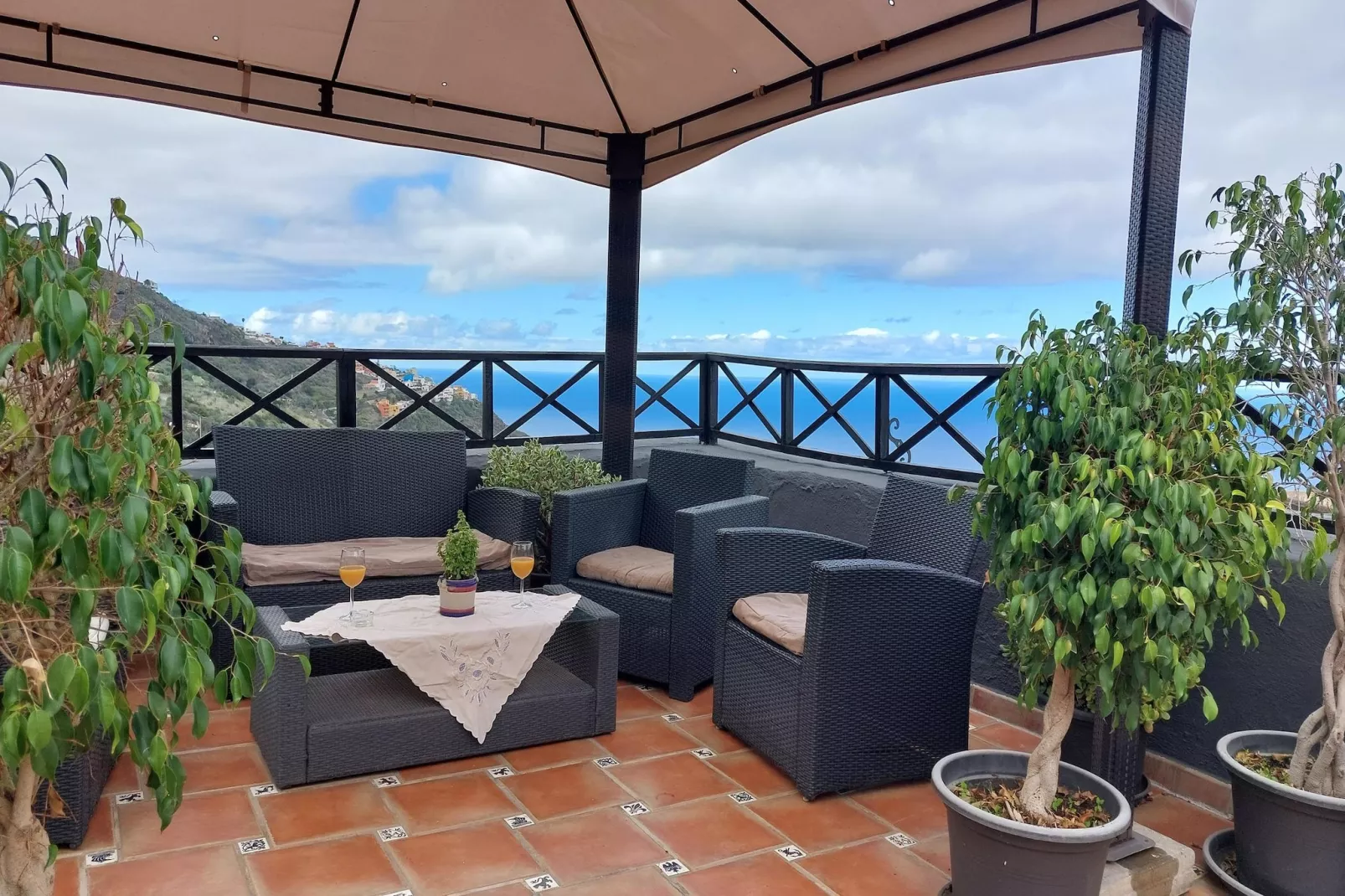 Apartamentos Monasterio de San Antonio 7 - Terrasbalkon