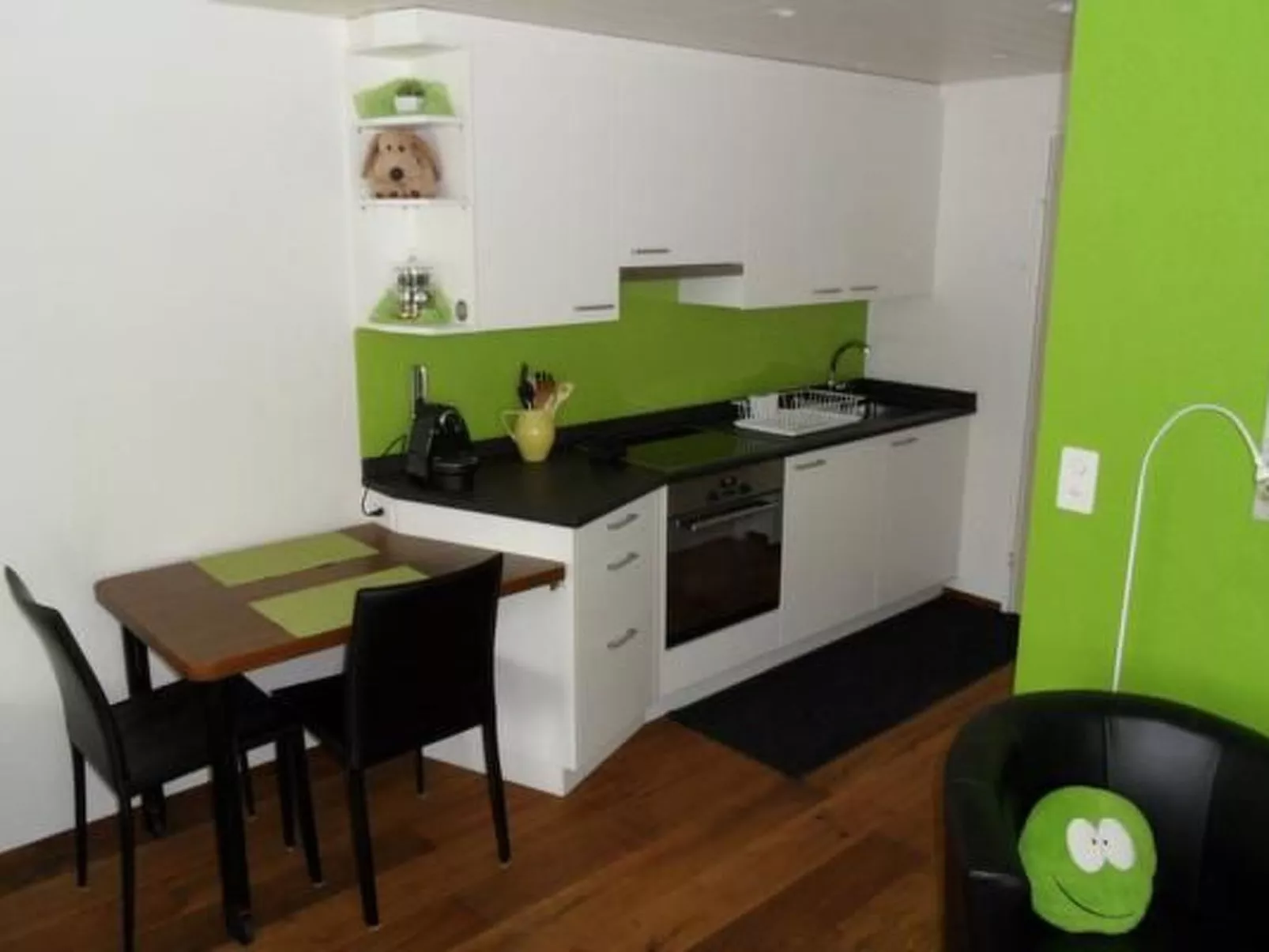 Helle Studiowohnung, ruhig und nahe bei den Bahn - Image-tags.info