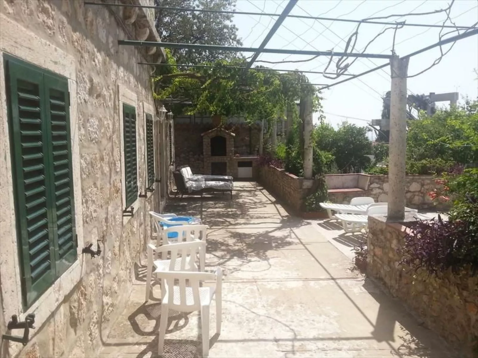 "Dubrava" mit Blick auf das Wasser - Image-tags.info