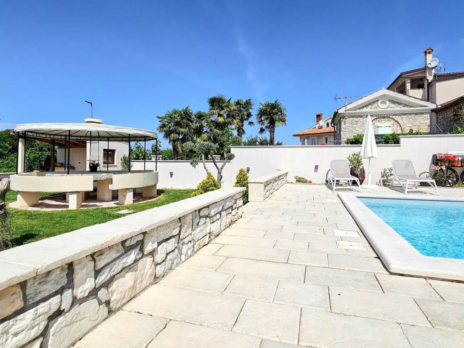 Für 2 Personen ca. 30 m&sup2; in Novigrad, Adriaküste Kroatien (Westküste von I - Buiten