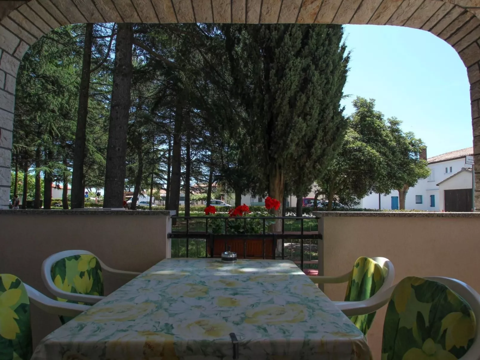 "Elena 4" direkt am Strand - Buiten