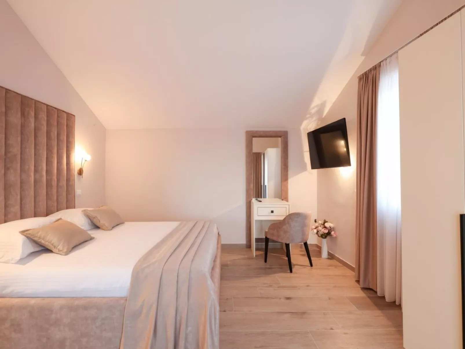 Gästezimmer "Rosa Zimmer" mit Balkon - Binnen