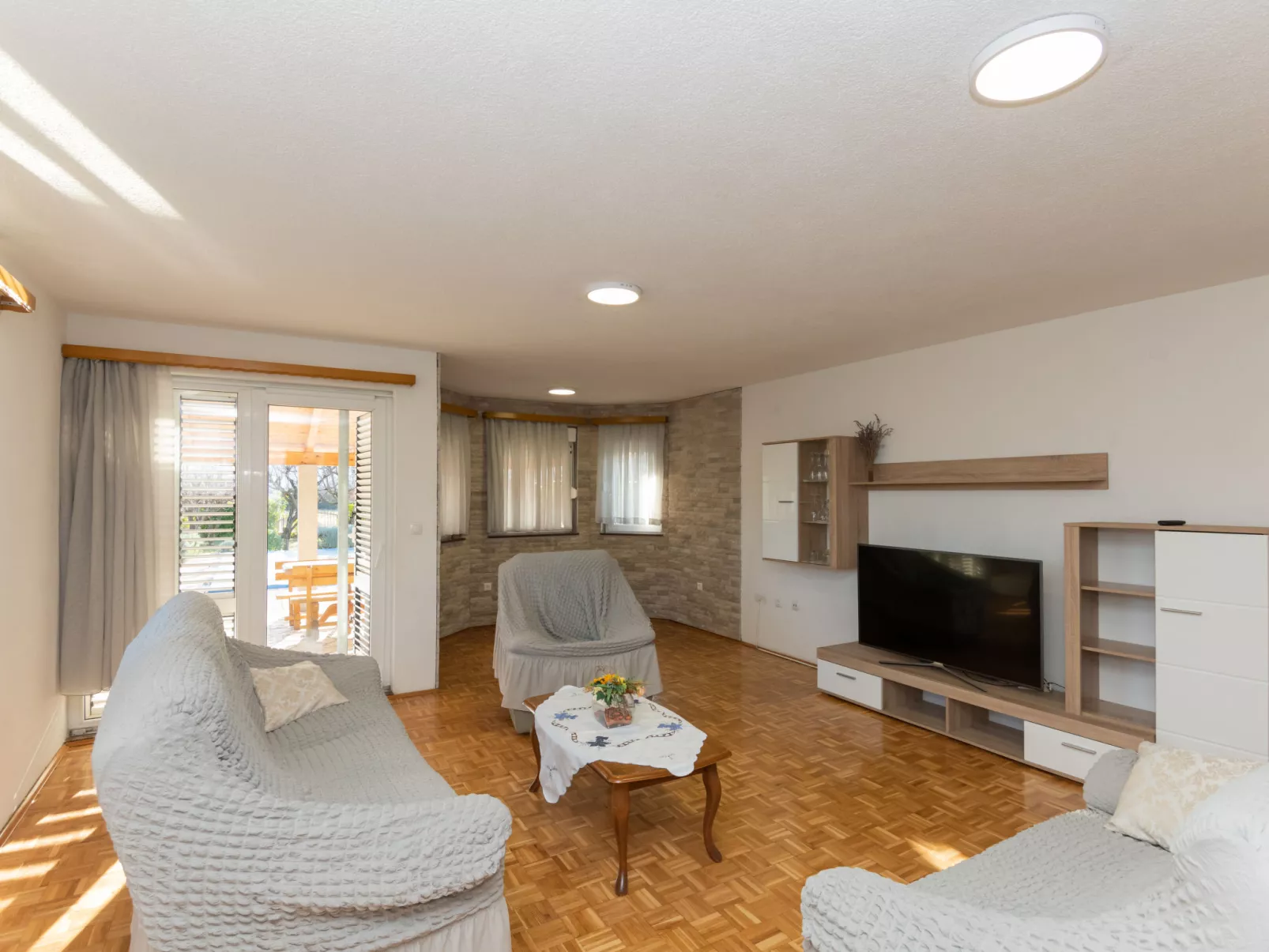 Matanovi dvori - Binnen