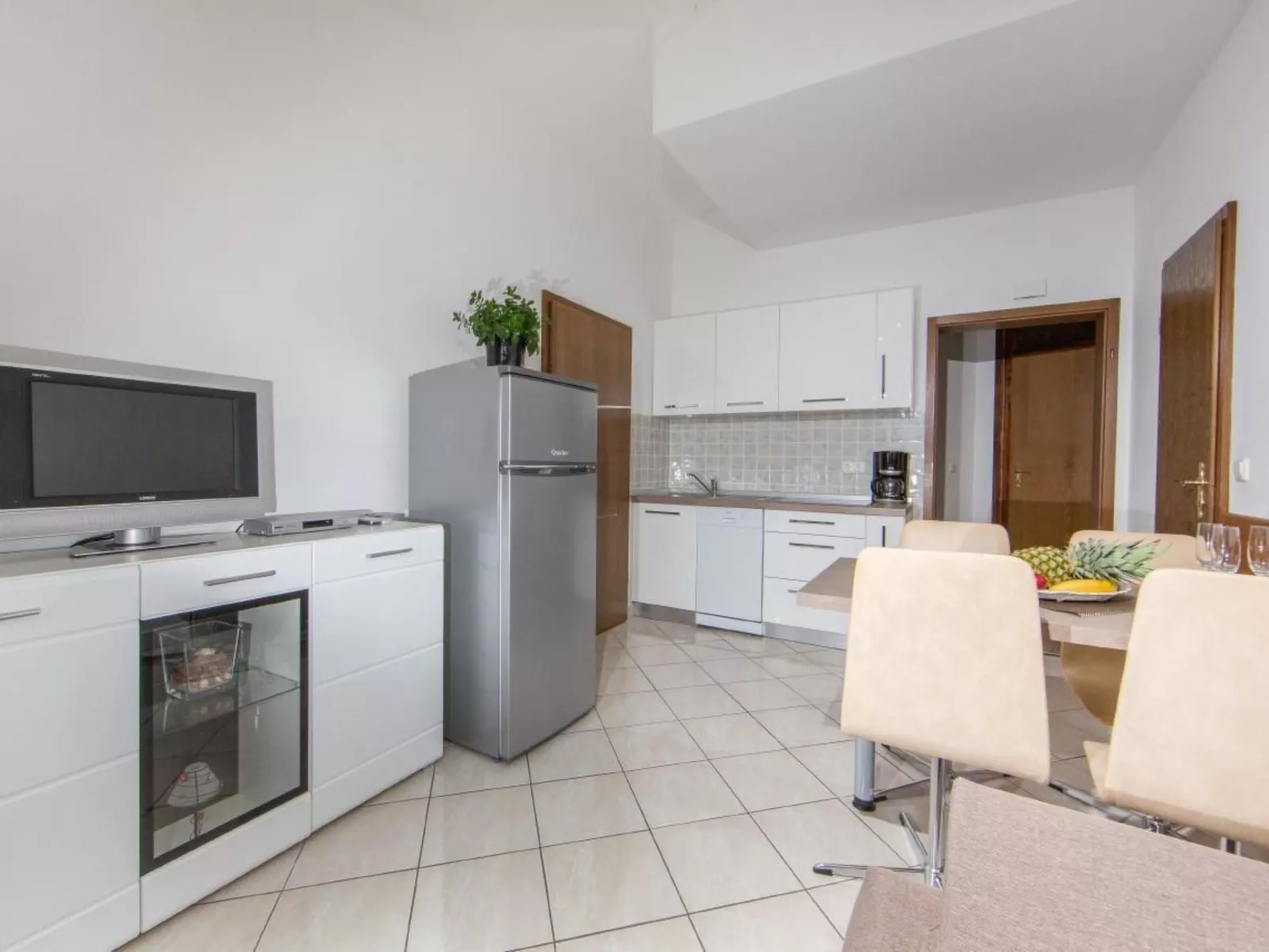 Mit Pool - Image-tags.info